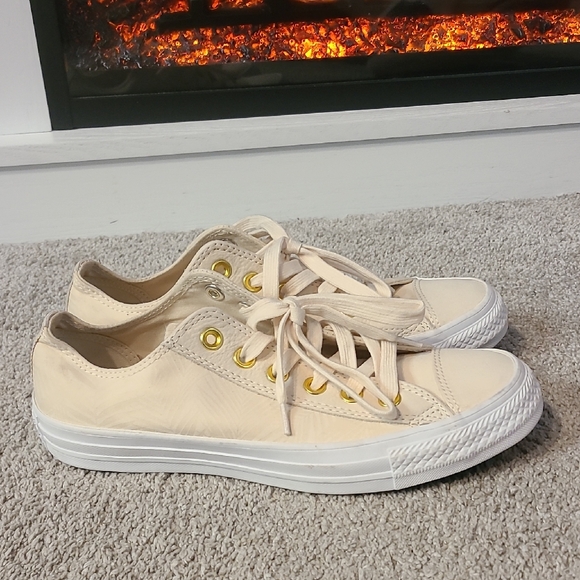 Converse Shoes - Chuck Taylor Madison Sneakers Size Womens 7.5 Nwob Yellow Low